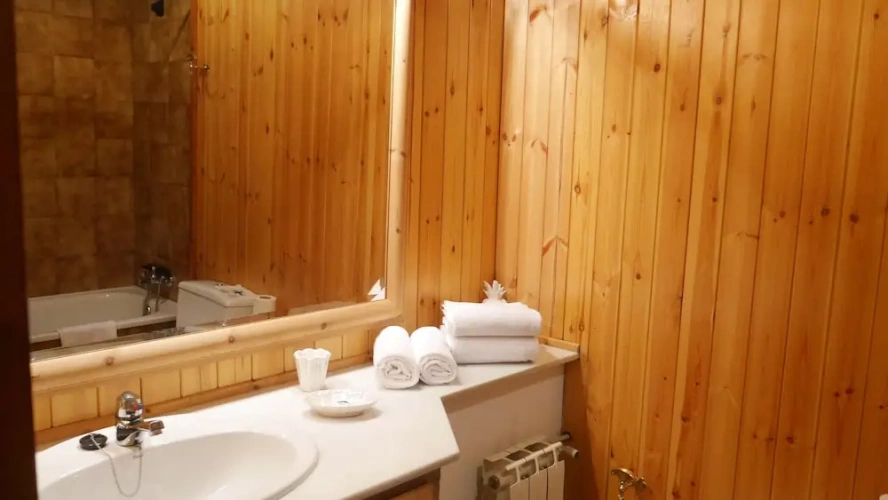 4 Bedrooms Family Apartment with garden view