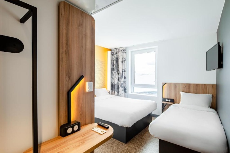 Triple room