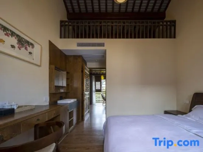 Suite with garden view