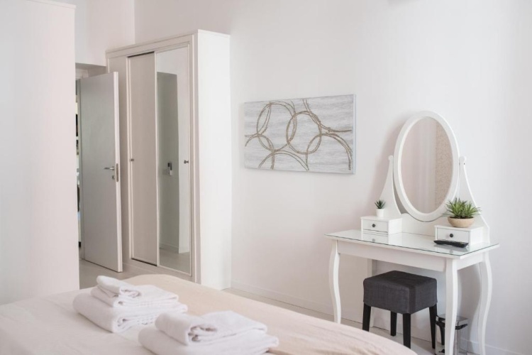 White Fanti Apartment