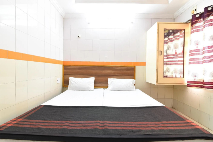 Hotel Dhruvathara
