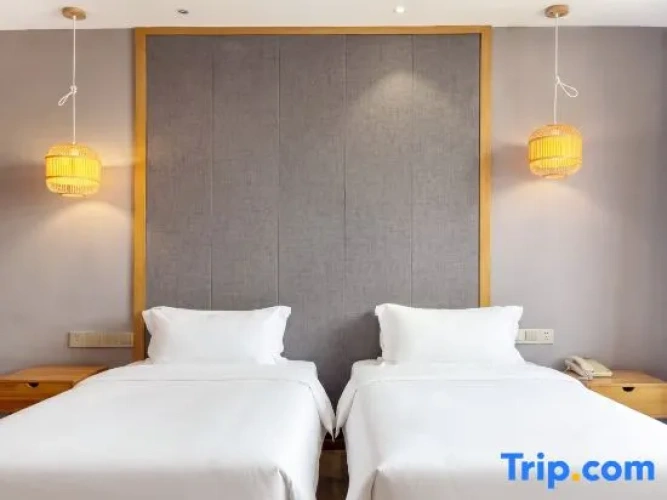 Suite with city view