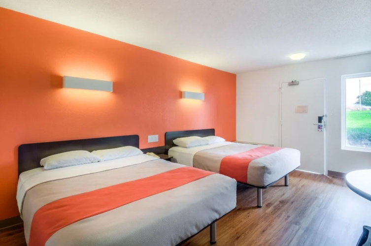 Motel 6 Bloomington-Normal, IL