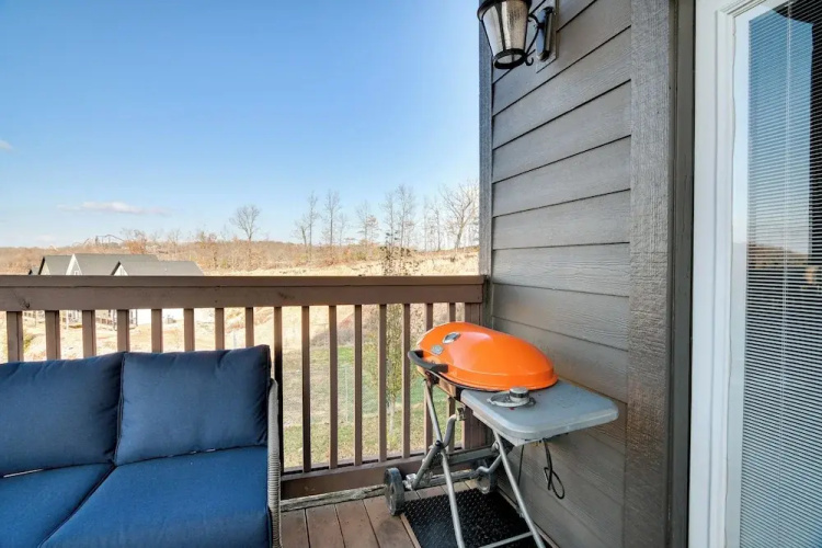 Near Silver Dollar City! Condo w/ Indoor Pool