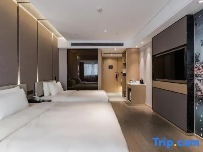 Executive Twin Family room