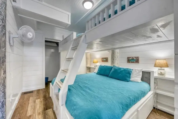 Green Reef #6- Beachfront Bliss