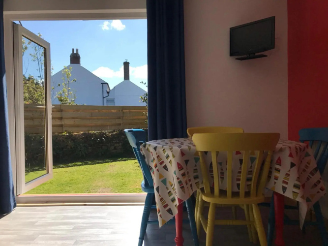 Woodpecker Glamping Cabin
