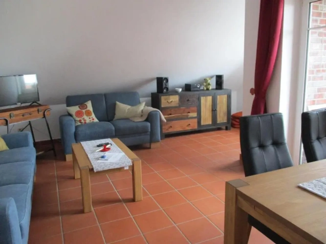 3 Bedrooms Apartment