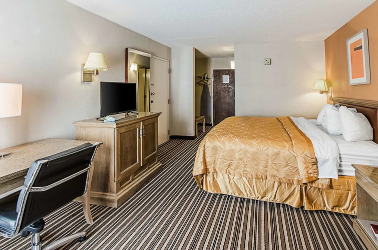 Econo Lodge Inn & Suites Norton - Wise South