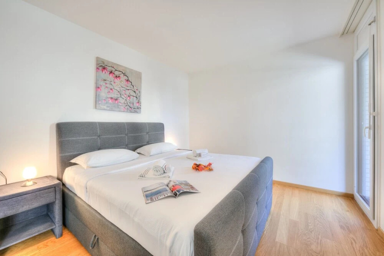 Locarno Place