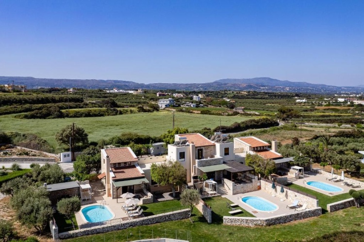 3 Bedrooms Villa