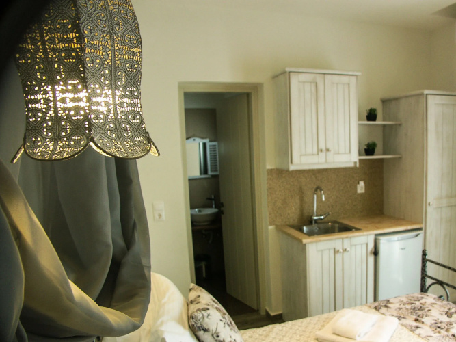 Naxos Petite Studios