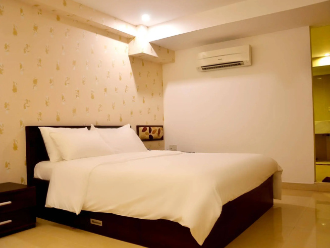 Crown Diamond Hotel