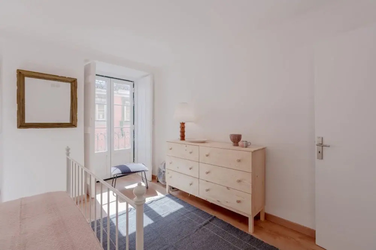 Bright & Spacious W/ Orange Tree Patio Apartment by TimeCooler