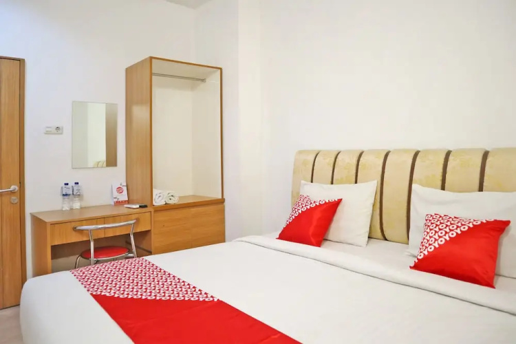 Hotel O M Authentic Kost Man