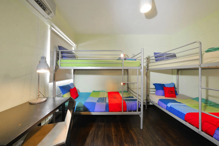 Happy Snail Hostel