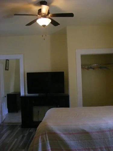 5 Bedrooms Cottage