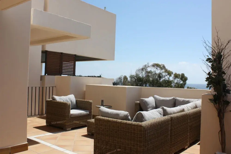 Frontline Penthouse With Private Pool