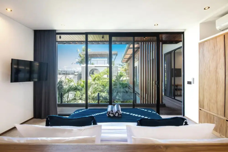 Stylish 5BR Beach Villa, 200m in Boho Canggu