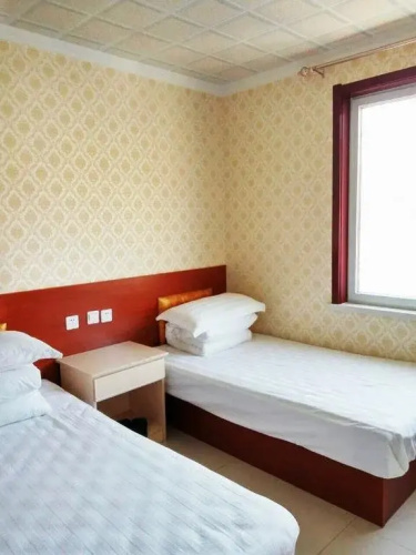 Xinglong Jiahong Inn