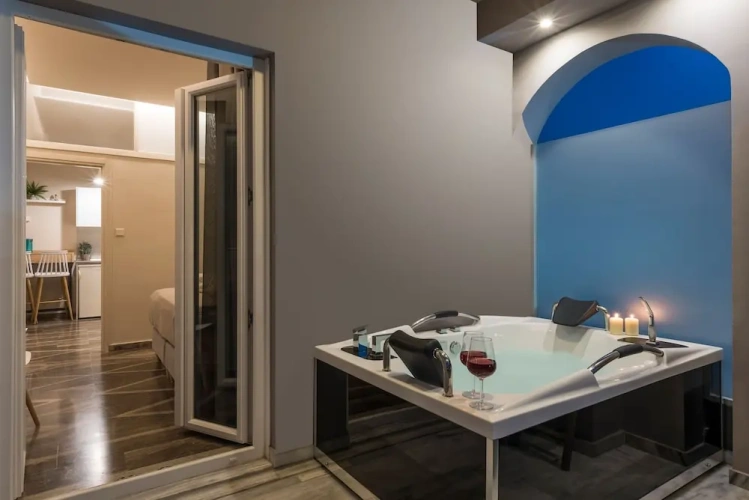 2 Bedrooms Deluxe Apartment