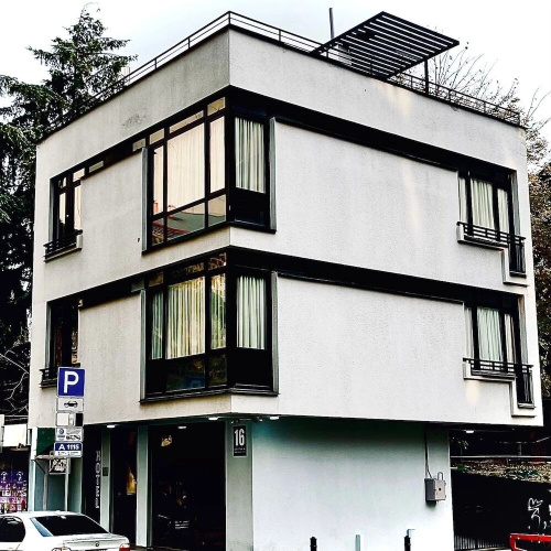 Chikovani Apartments