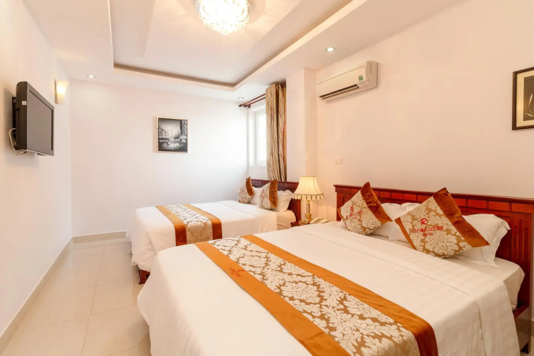 Romeliess Hotel