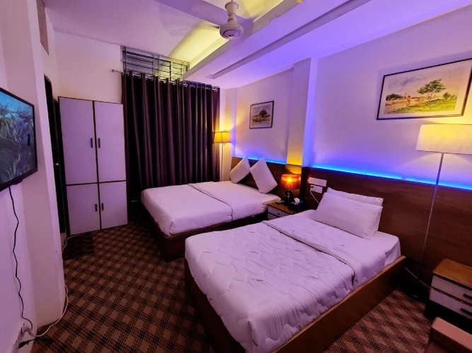 Hotel Holy City BD