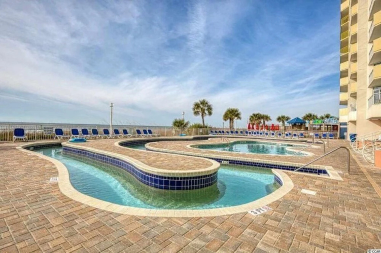 Baywatch Resort 834