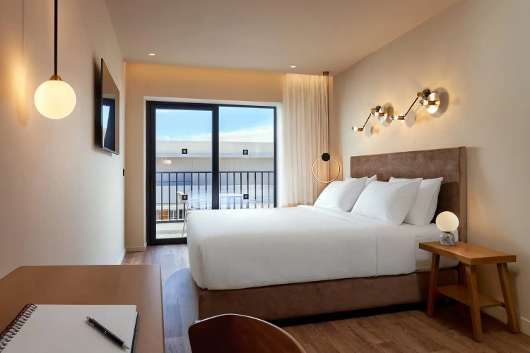 Standard Double room with city view