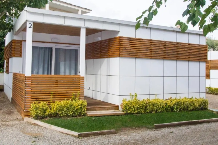2 Bedrooms Bungalow