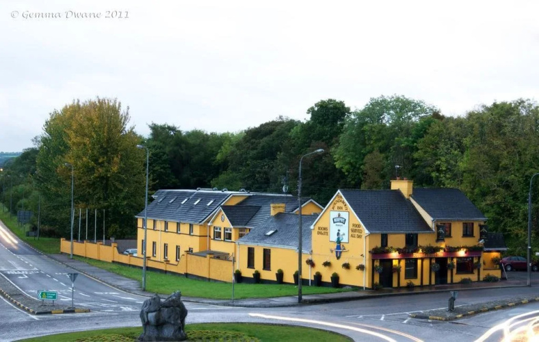 The Roundabout Inn