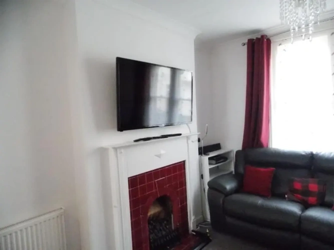 4 Bedrooms Cottage