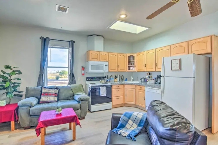 2 Bedrooms Apartment