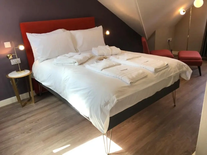 Deluxe Studio