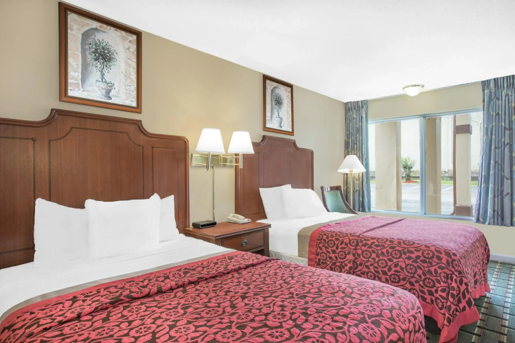 Days Inn by Wyndham Meridian