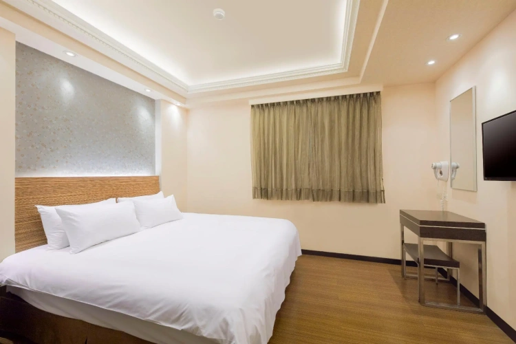 Standard Twin room with balcony and with lake view