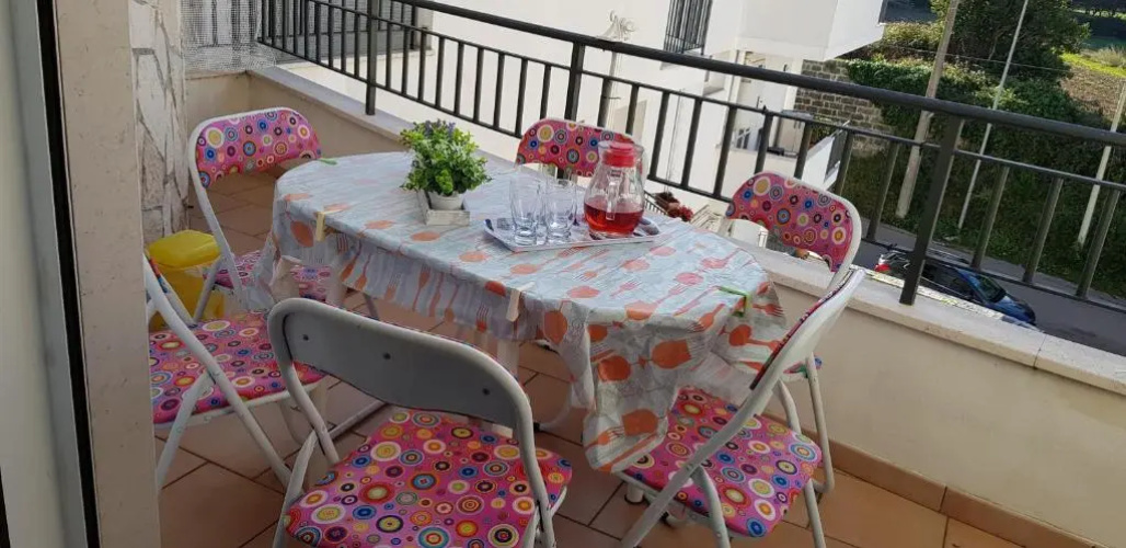 2 BEDROOMED APARTMENT - sleeps 5