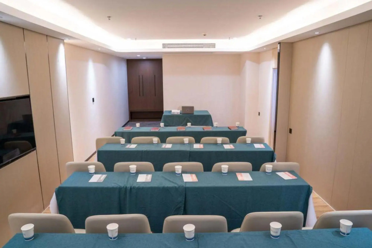 Luoding Star Hotel