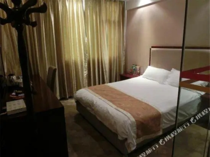 Tongnan Tianbao Hotel