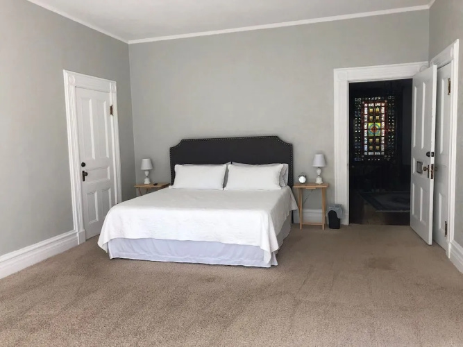 Hatch House Bed & Breakfast