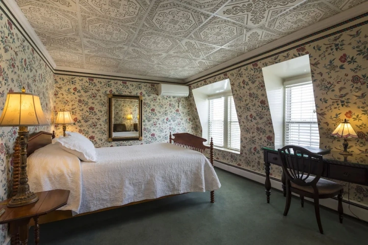 Standard Double room with bay view