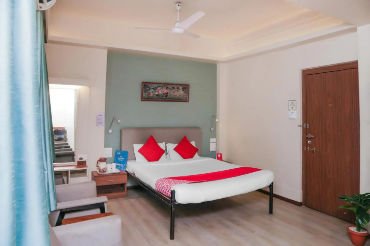 Collection O 80421 Hotel Pearl