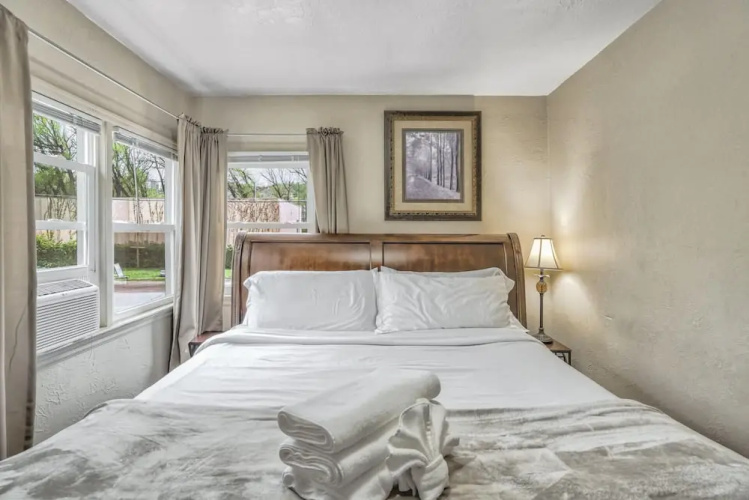 2BR Manitou Get Away Close To Everything!
