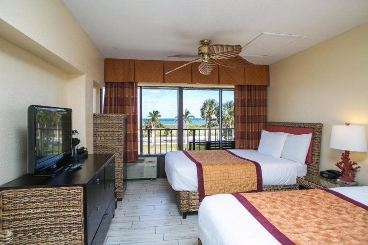 Standard Quadruple room with balcony and with ocean view