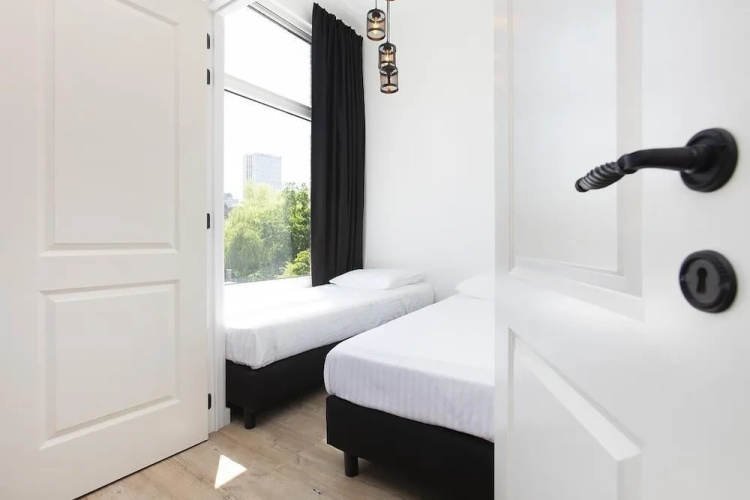 Rotterdam Inn