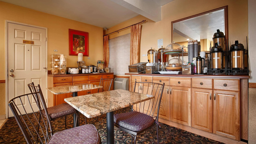 Best Western Lamplighter Inn And Suites At Sdsu photo 18