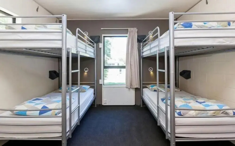 Wallaby Backpackers Hostel Perth - note - Valid passport required to check in