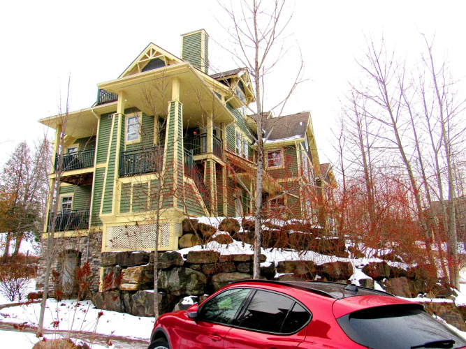 Tremblant les Eaux by Les Suites