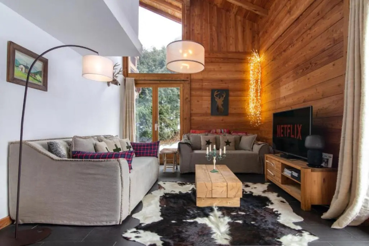 Warm & Cosy 3BR Chalet w/ Fireplace in Nature
